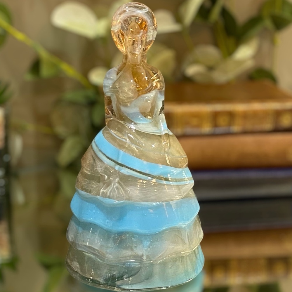 Vintage Summit Art Melanie Slag Glass Figurine Blue Tan Southern Belle Bonnet - Picture 5 of 10